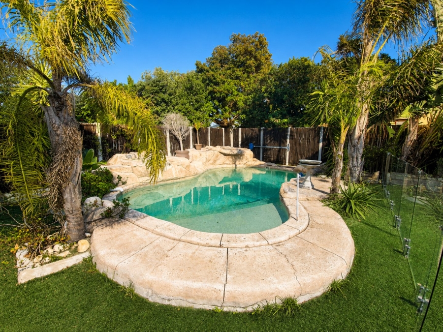 5 Bedroom Property for Sale in Flamingo Vlei Western Cape